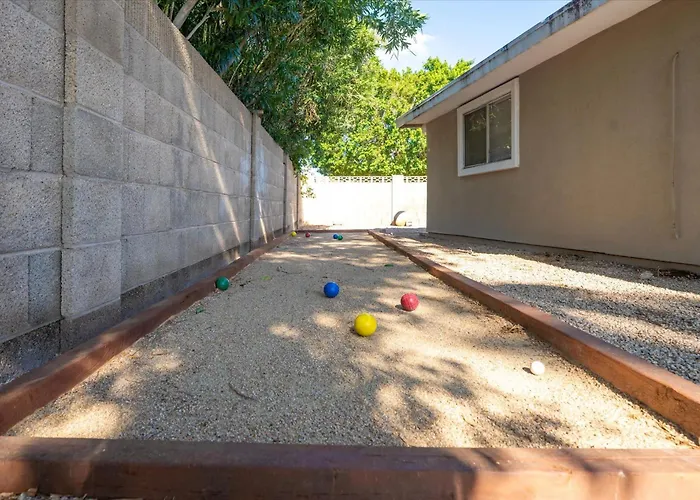 6 Bedroom Style Pool Game Fire Pit *