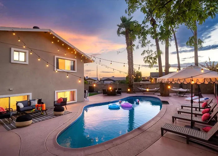 6 Bedroom Style Pool Game Fire Pit *
