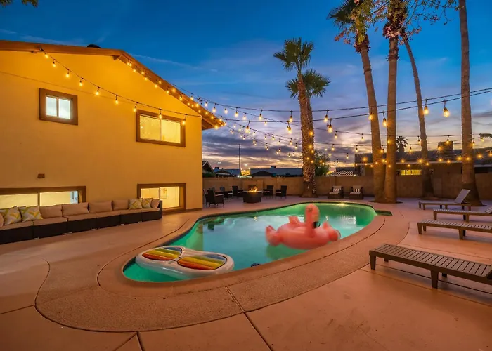 6 Bedroom Style Pool Game Fire Pit *